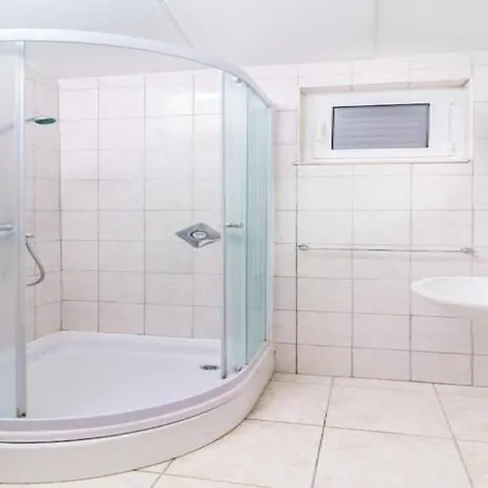 - Comfort Two-bedroom D9 Lumbarda