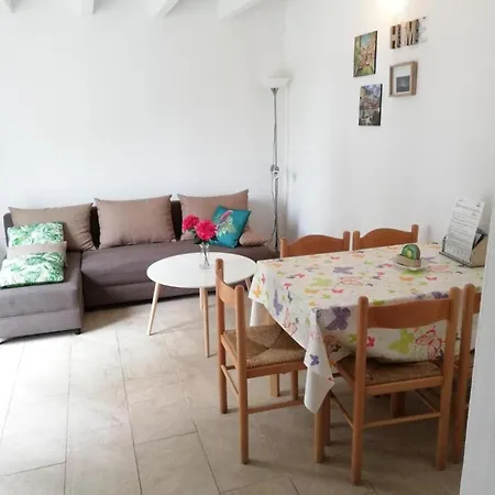 - Comfort Two-bedroom D9 * لومباردا