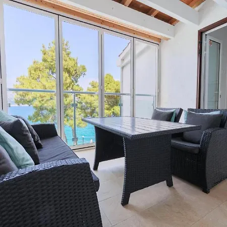 - Comfort Two-bedroom D9 *