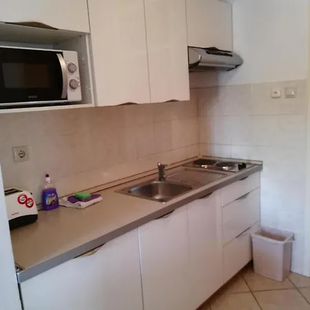 - Comfort Two-bedroom D9 Lumbarda